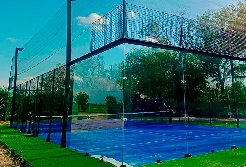 Cancha de pádel panorámica